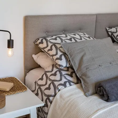 Zenta With Terrace And Sea View, 4 Min Walk To The Apartment