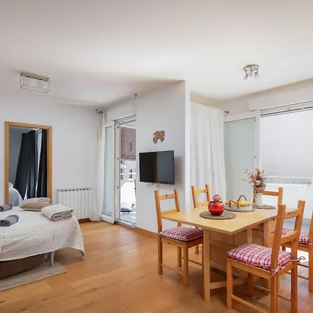 Zenta With Terrace And Sea View, 4 Min Walk To The * 스플리트