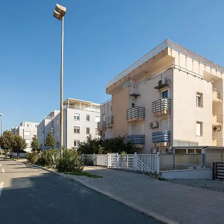 Apartment Zenta With Terrace And Sea View, 4 Min Walk To The *