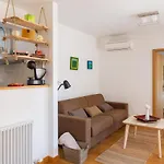 Zenta With Terrace And Sea View, 4 Min Walk To The Apartment Split