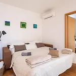 Apartment Zenta With Terrace And Sea View, 4 Min Walk To The Split