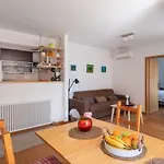 Apartment Zenta With Terrace And Sea View, 4 Min Walk To The *