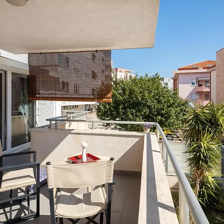 Apartment Zenta With Terrace And Sea View, 4 Min Walk To The