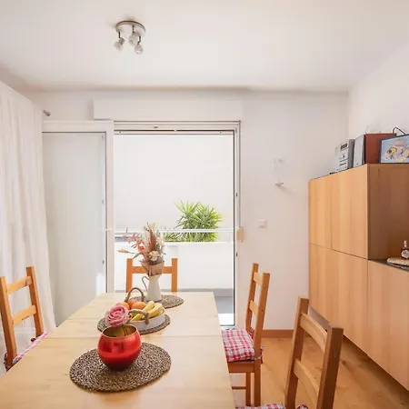 Zenta With Terrace And Sea View, 4 Min Walk To The * Split