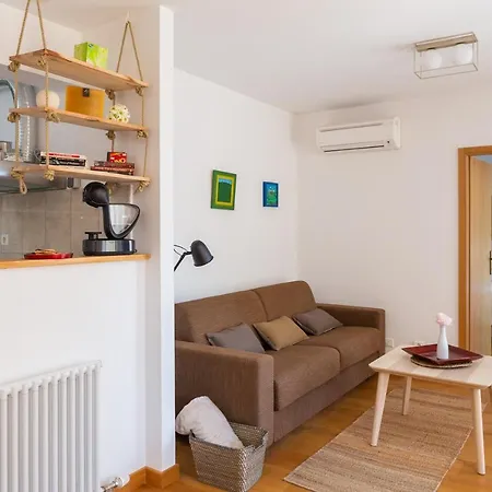 Zenta With Terrace And Sea View, 4 Min Walk To The Appartement Split