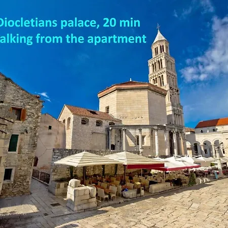 Zenta With Terrace And Sea View, 4 Min Walk To The