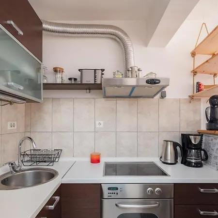 Zenta With Terrace And Sea View, 4 Min Walk To The