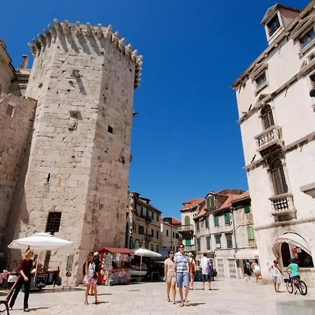 Zenta With Terrace And Sea View, 4 Min Walk To The Split