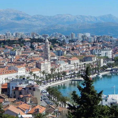 Apartament Zenta With Terrace And Sea View, 4 Min Walk To The Split