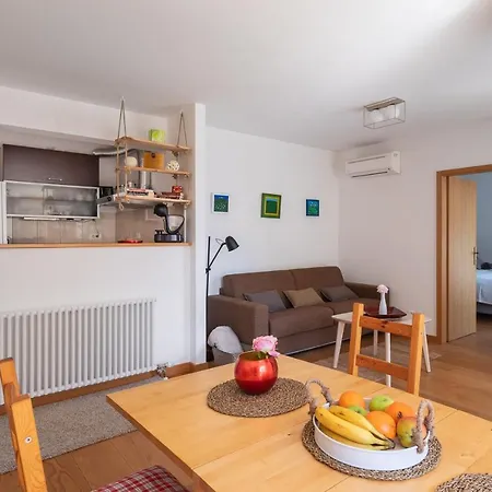 Lägenhet Zenta With Terrace And Sea View, 4 Min Walk To The *