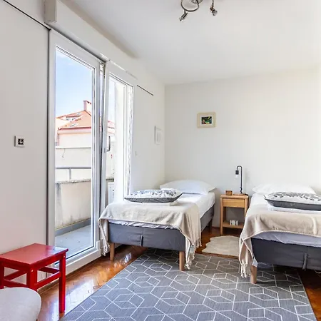 Zenta With Terrace And Sea View, 4 Min Walk To The