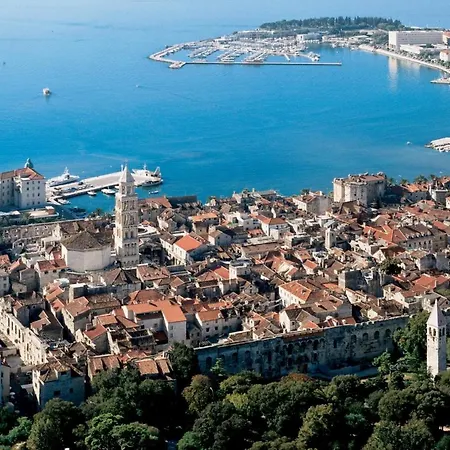 Apartamento Zenta With Terrace And Sea View, 4 Min Walk To The Split