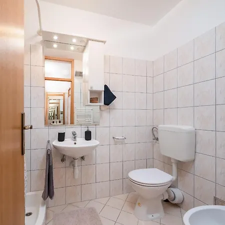 Apartamento Zenta With Terrace And Sea View, 4 Min Walk To The Split