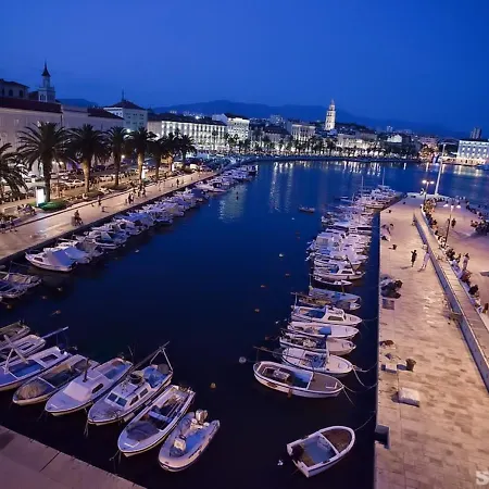 Zenta With Terrace And Sea View, 4 Min Walk To The * Split